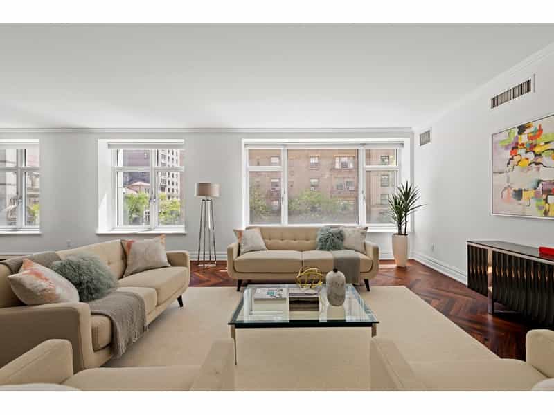 Condominium in Manhattan, New York 10214858
