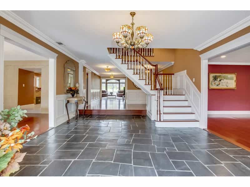 Residential in Dix Hills, New York 10214996