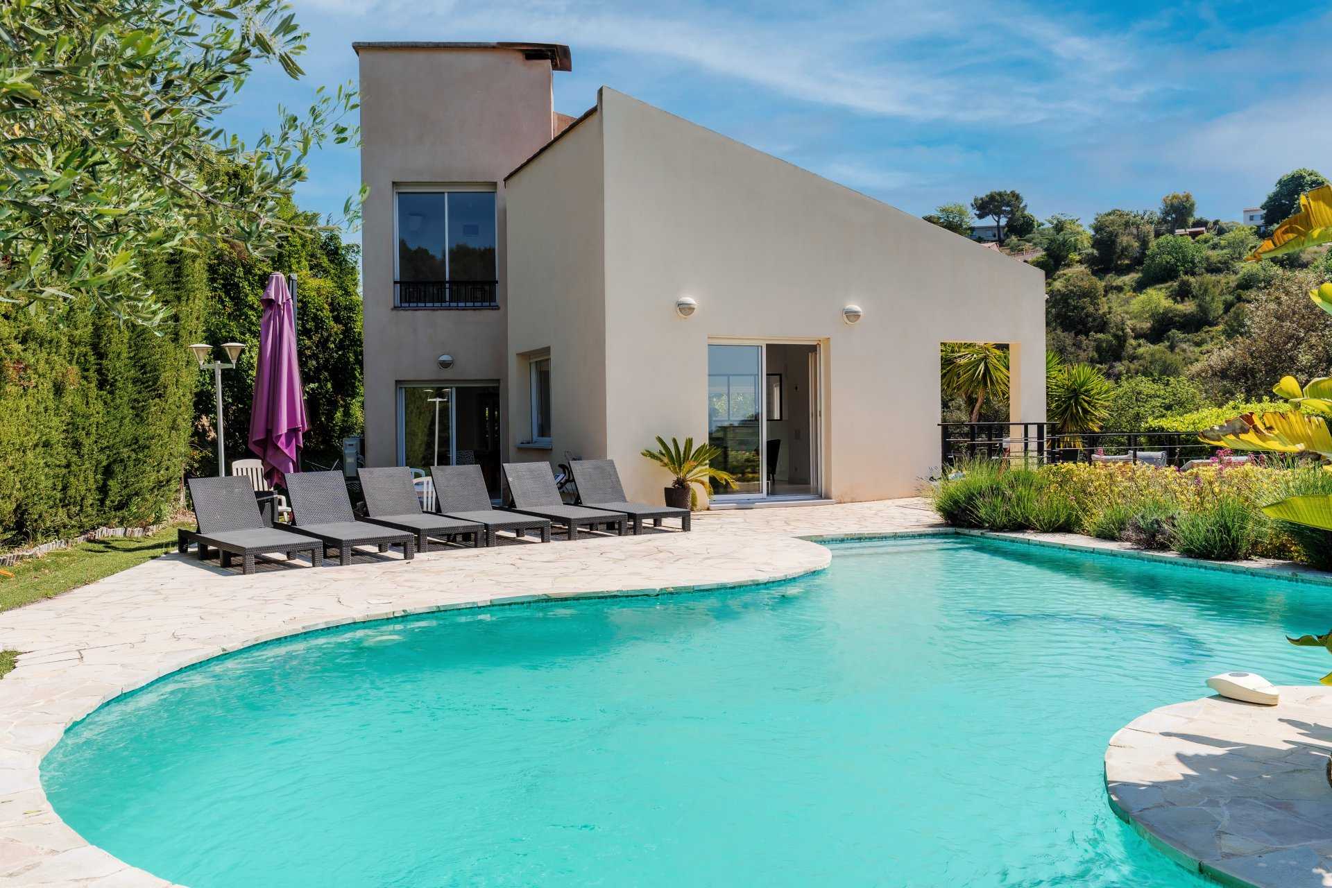 房子 在 Montaleigne, Provence-Alpes-Cote d'Azur 10215003