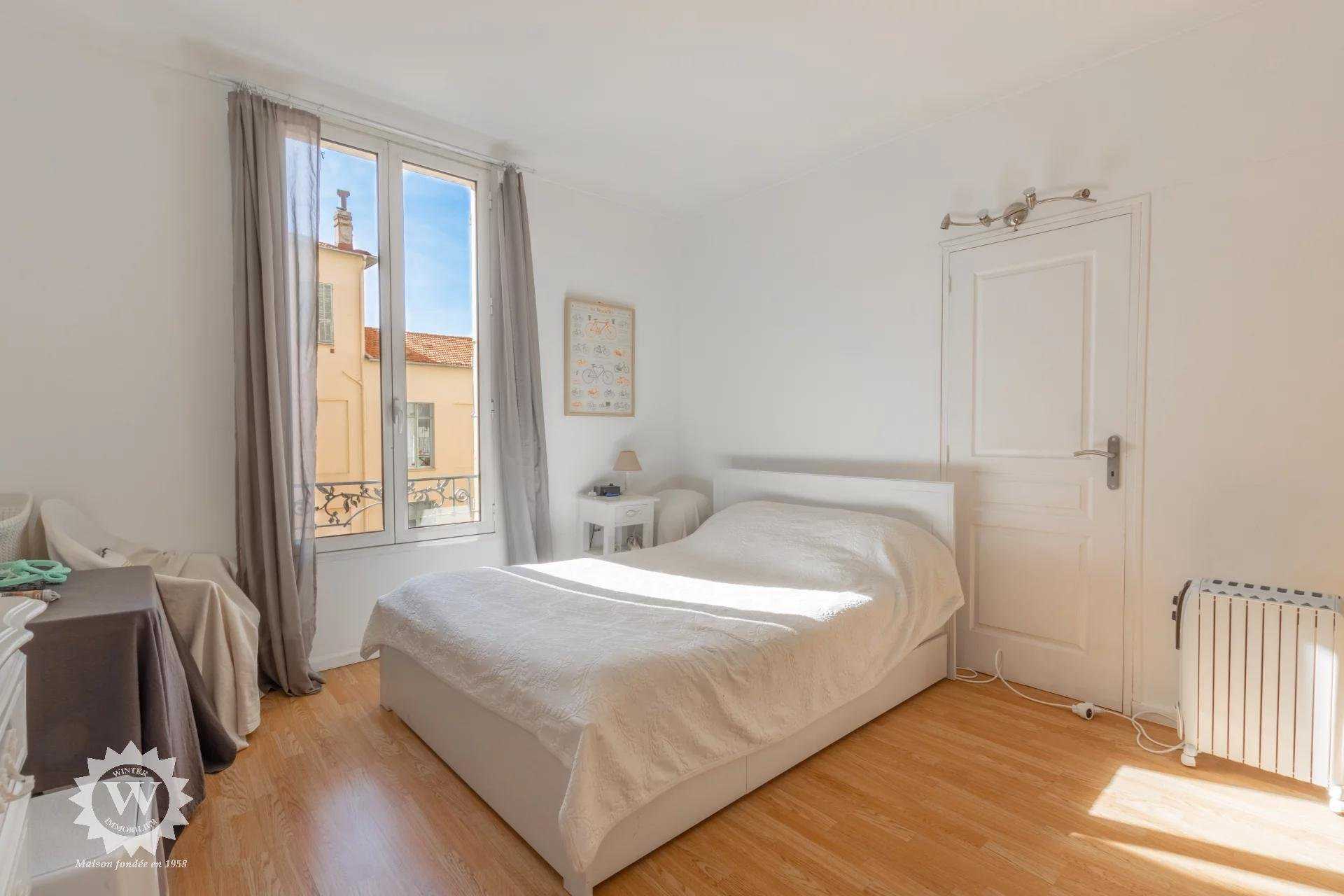 Condominium in Nice, Alpes-Maritimes 10215490
