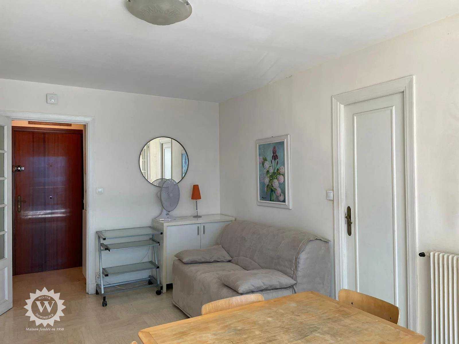 Condominium in Leuk, Provence-Alpes-Côte d'Azur 10215493