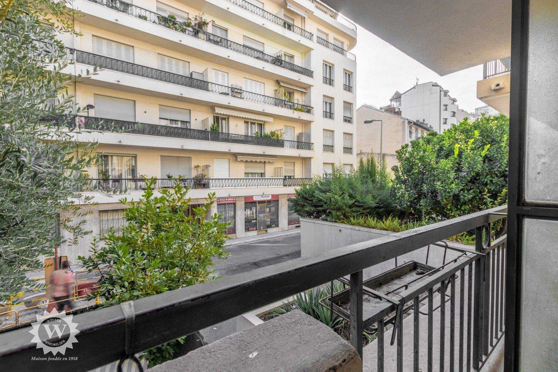 Condominium in Nice, Alpes-Maritimes 10215517