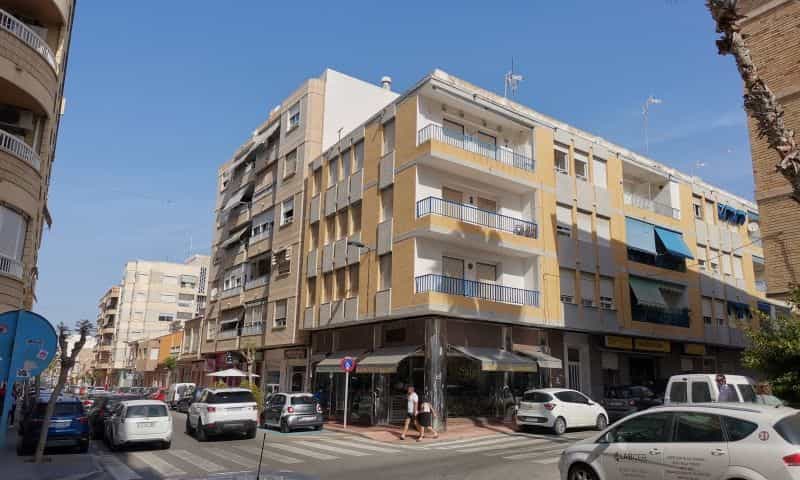 Condominium in Torrevieja, Valencia 10215561