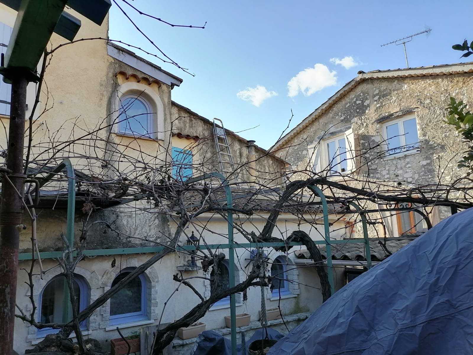 casa no La Colle-sur-Loup, Provença-Alpes-Costa Azul 10215644