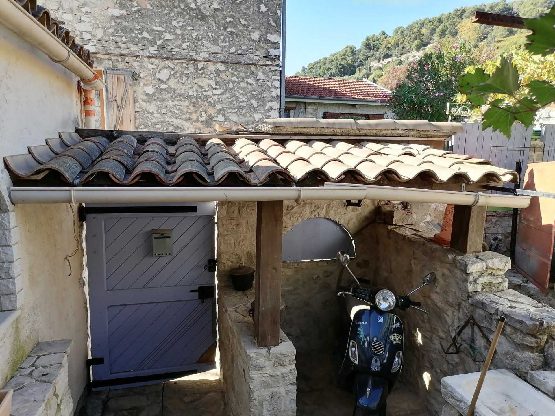 rumah dalam La Colle-sur-Loup, Provence-Alpes-Côte d'Azur 10215644