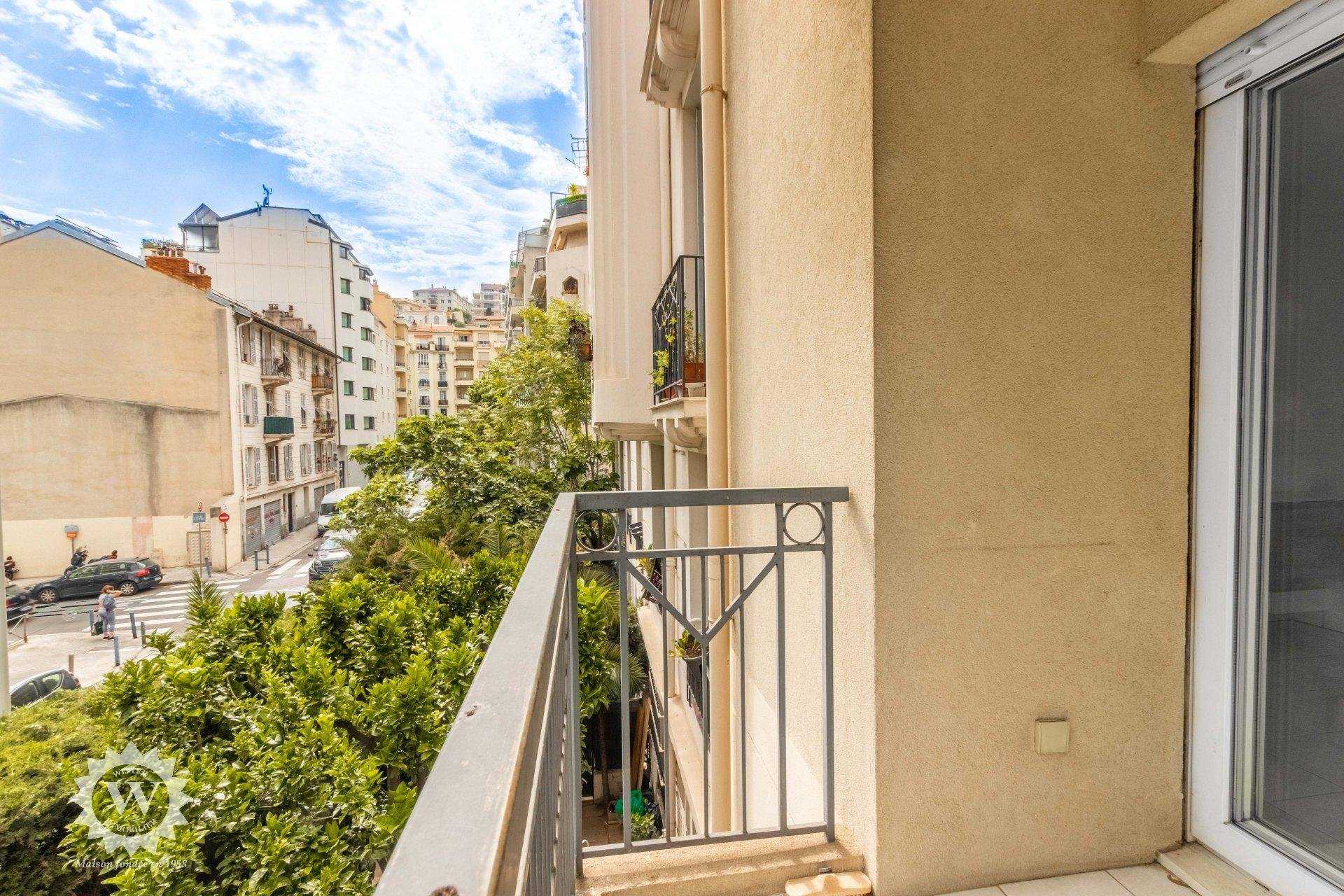 Condominium in Nice, Alpes-Maritimes 10215995