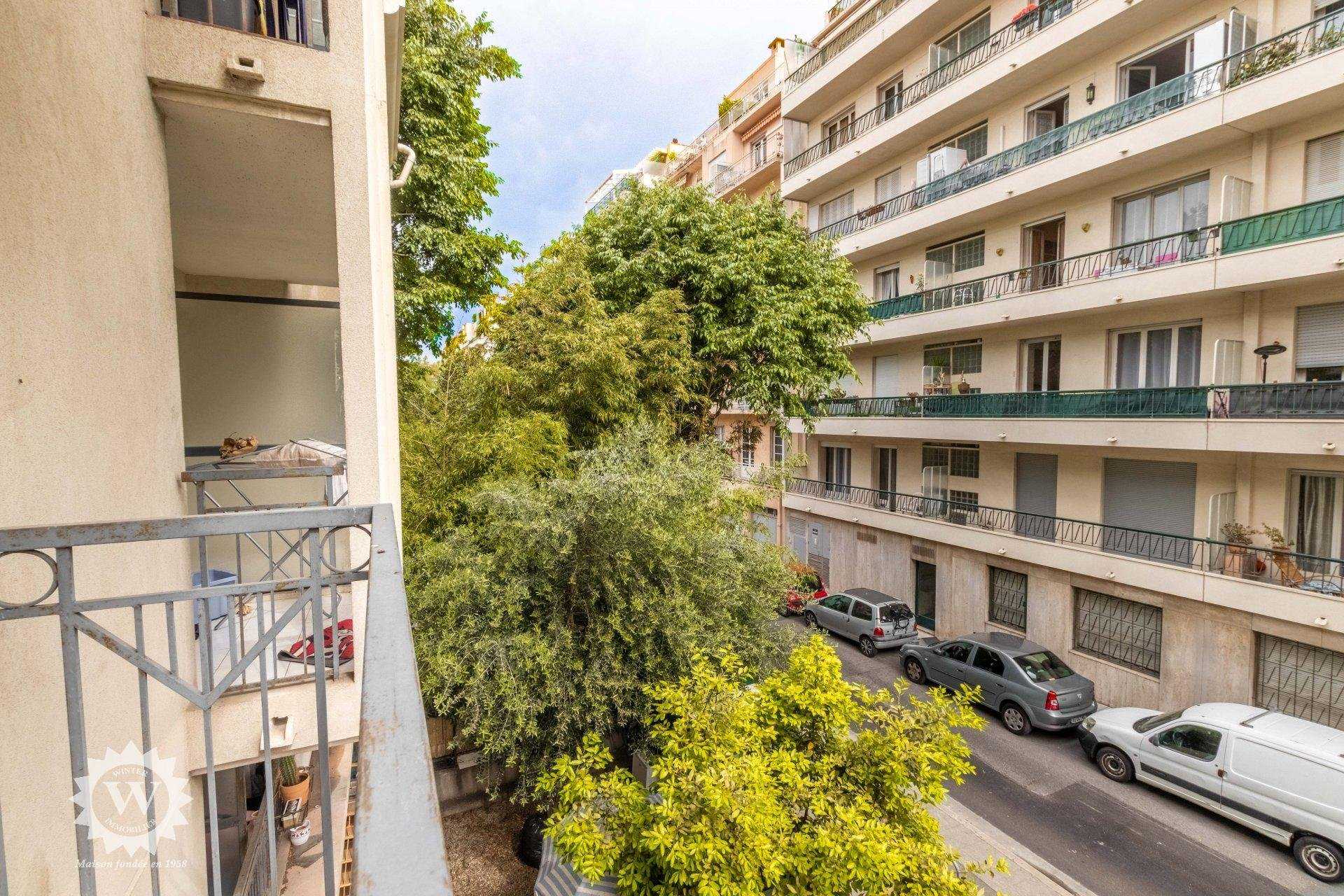 Condominium in Nice, Alpes-Maritimes 10215995