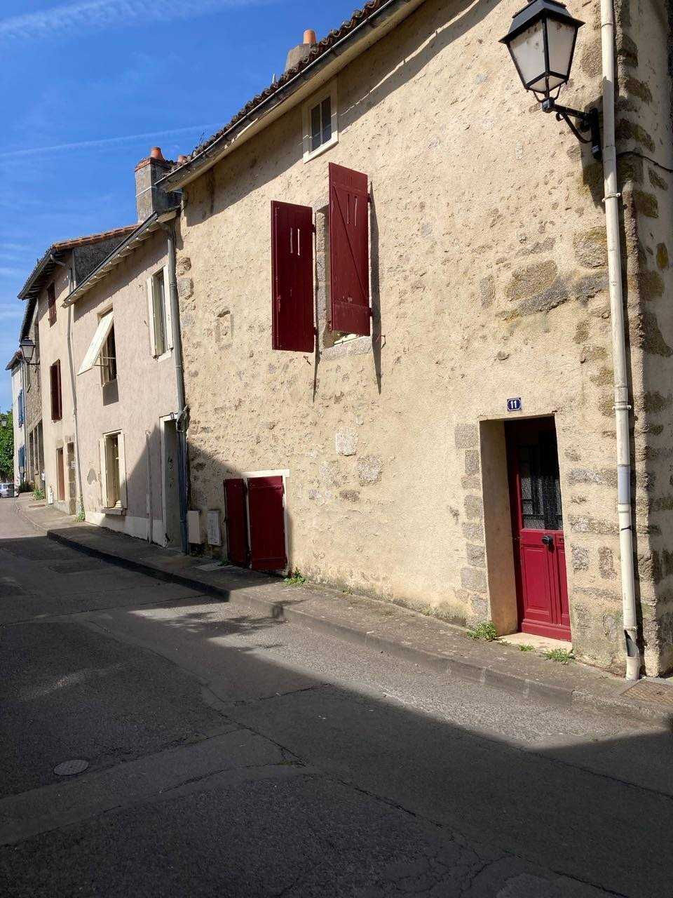 Hus i Parthenay, Nouvelle-Aquitaine 10216052