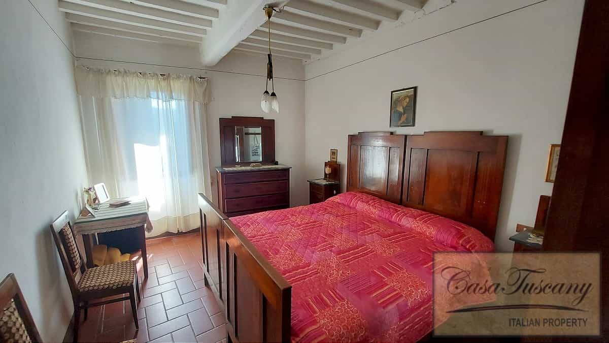 Rumah di Coreglia Antelminelli, Tuscany 10216066
