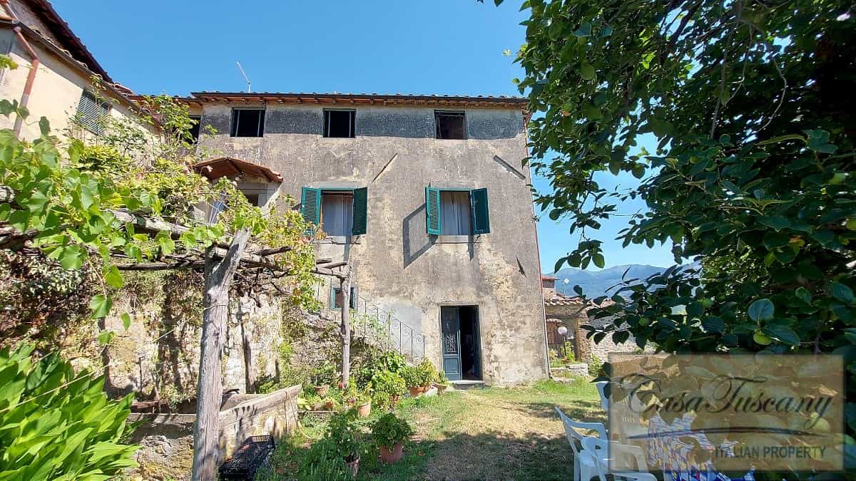 房子 在 Coreglia Antelminelli, Tuscany 10216066