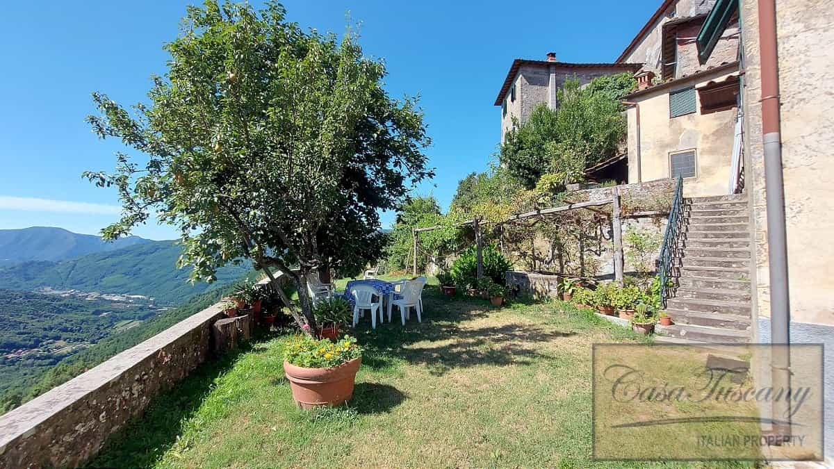 жилой дом в Coreglia Antelminelli, Tuscany 10216066
