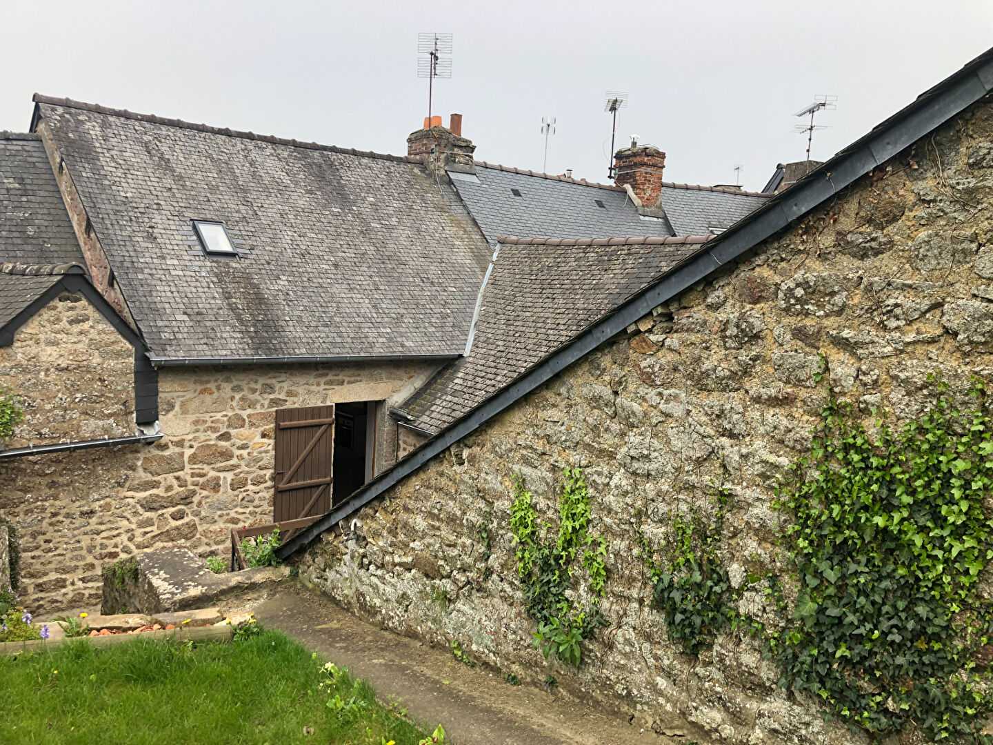 Hus i Moncontour, Brittany 10216105