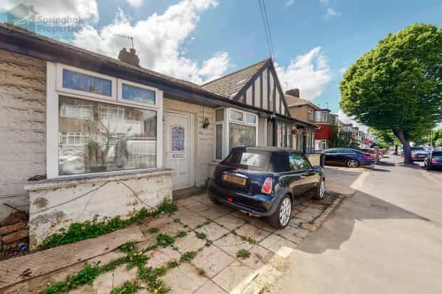 House in Southall, Ealing 10216427