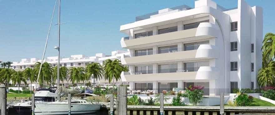 Condominium in Guadiaro, Andalusia 10217190