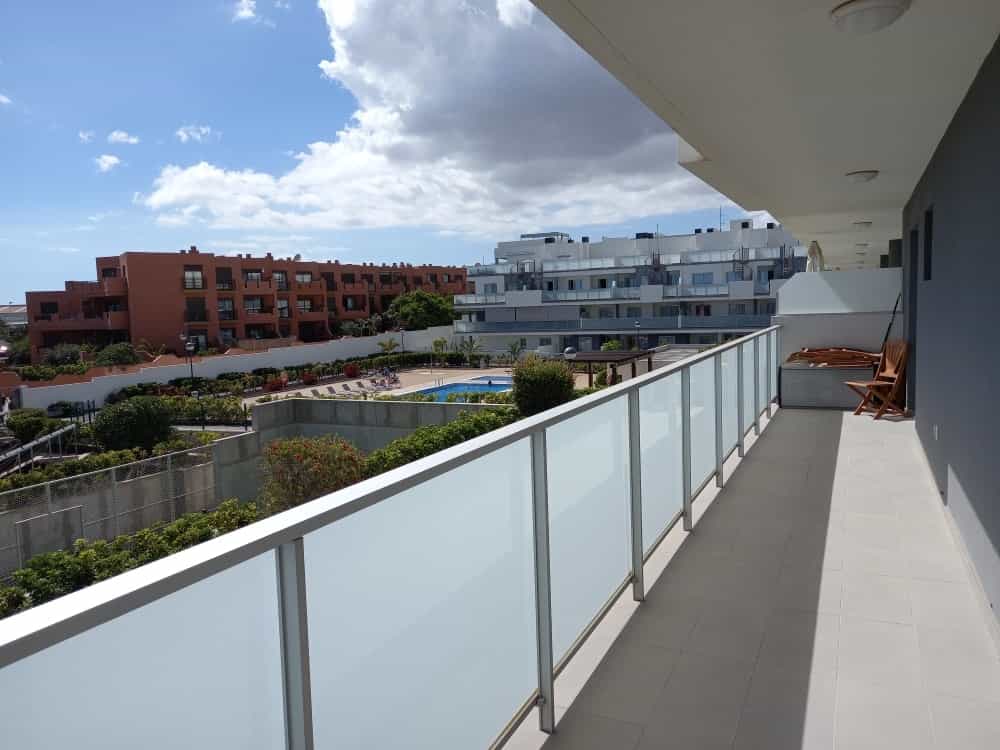 Condominium in El Medano, Canary Islands 10217346