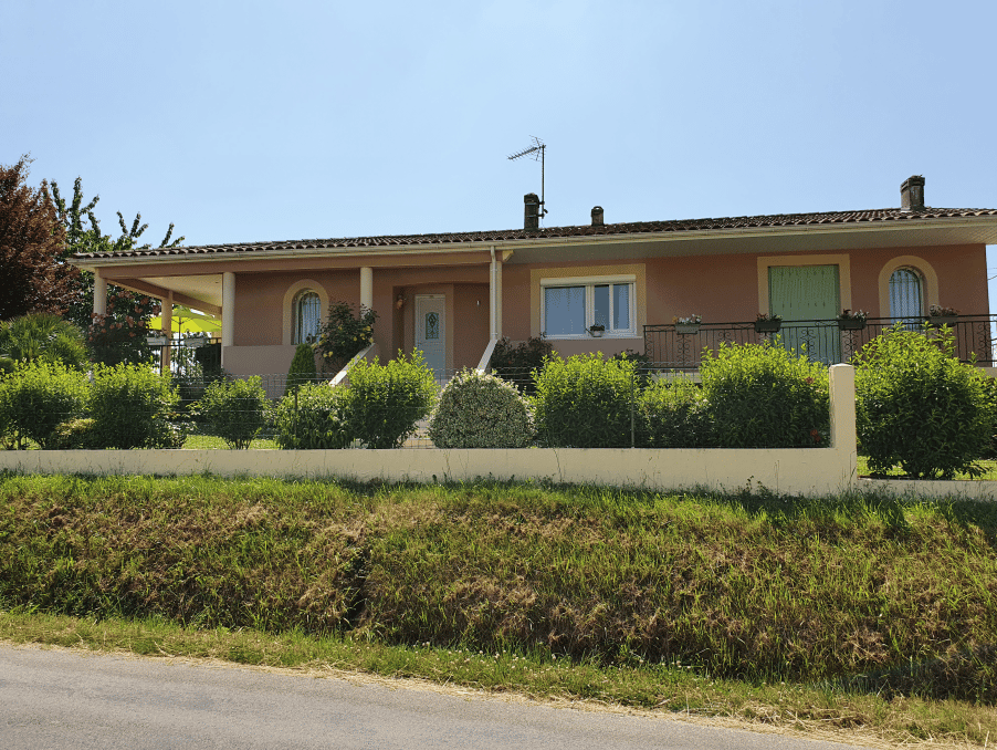 房子 在 Saint-Pardoux-Isaac, Nouvelle-Aquitaine 10217386