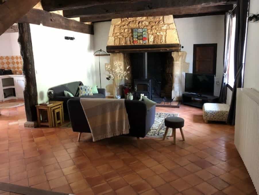 House in Issac, Nouvelle-Aquitaine 10217402