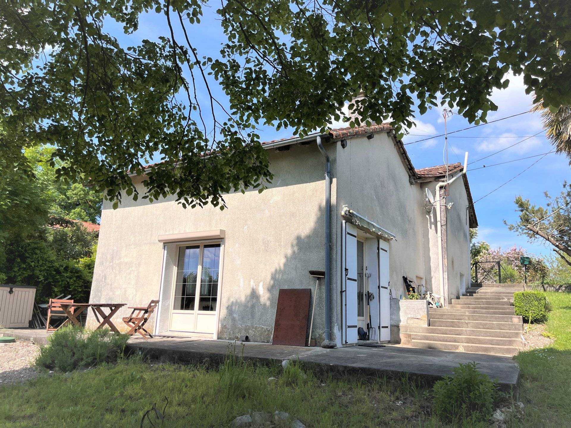 σπίτι σε Salles-Lavalette, Nouvelle-Aquitaine 10218001