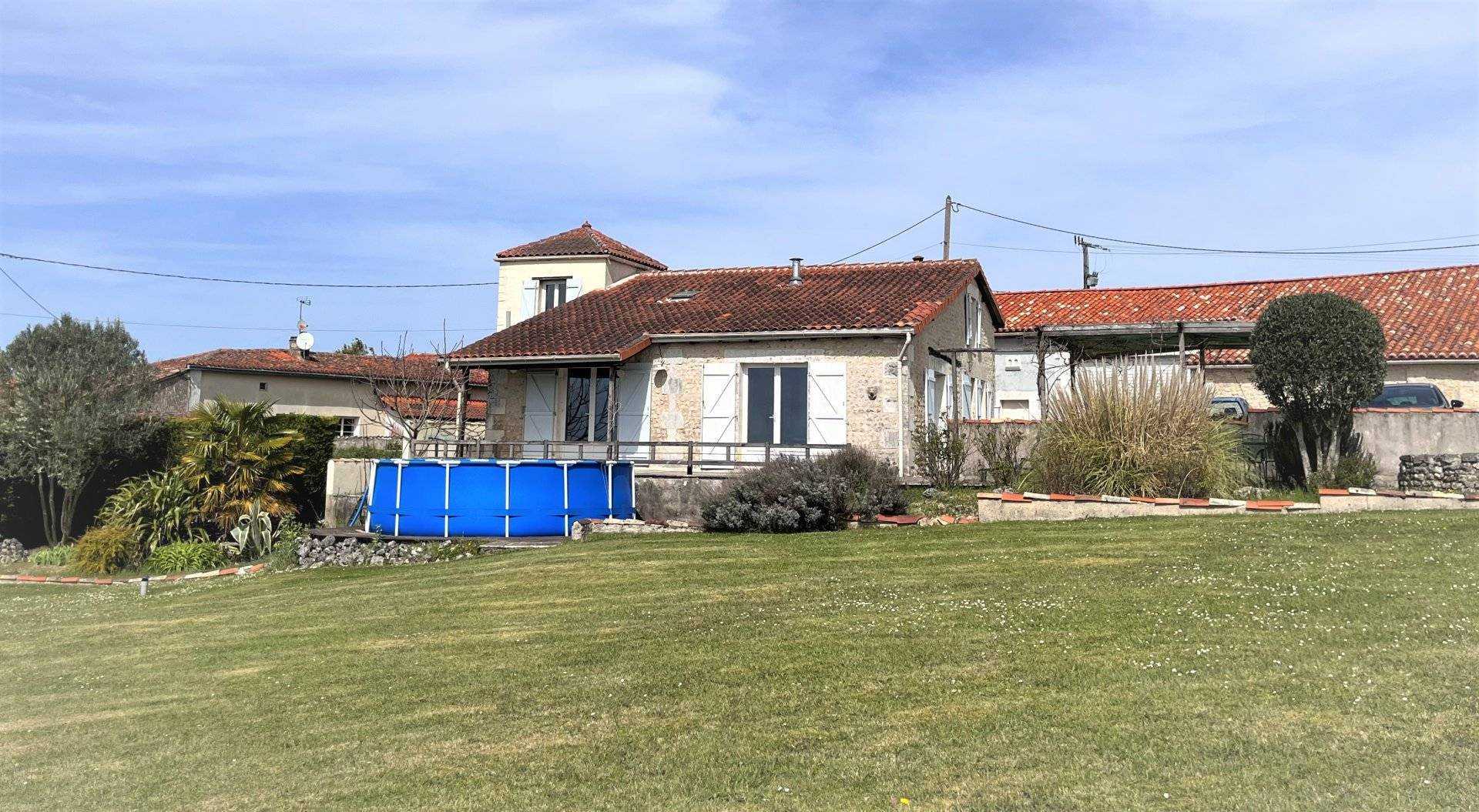 House in Bessac, Nouvelle-Aquitaine 10218003