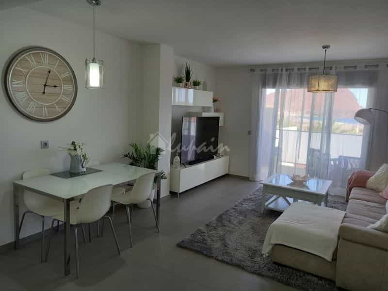 Condominium in El Medano, Canarische eilanden 10218077