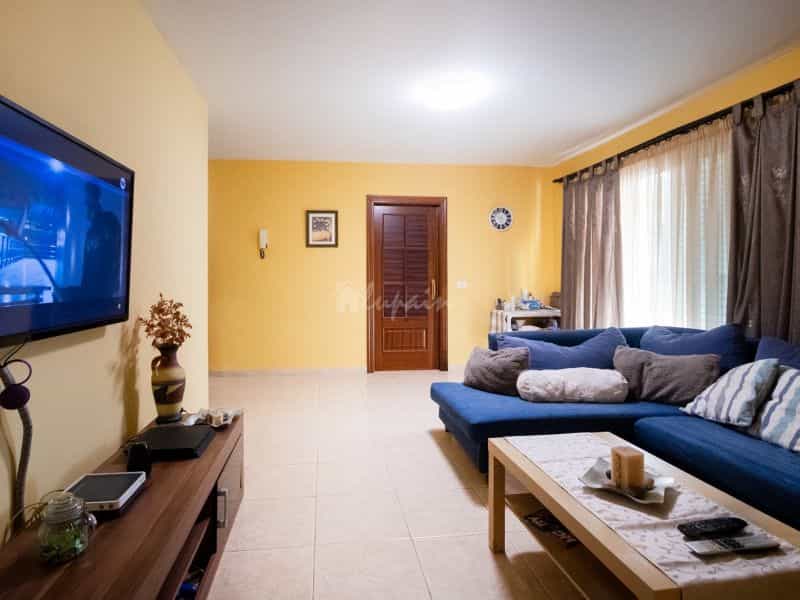 Condominium in Adeje, Canary Islands 10218084