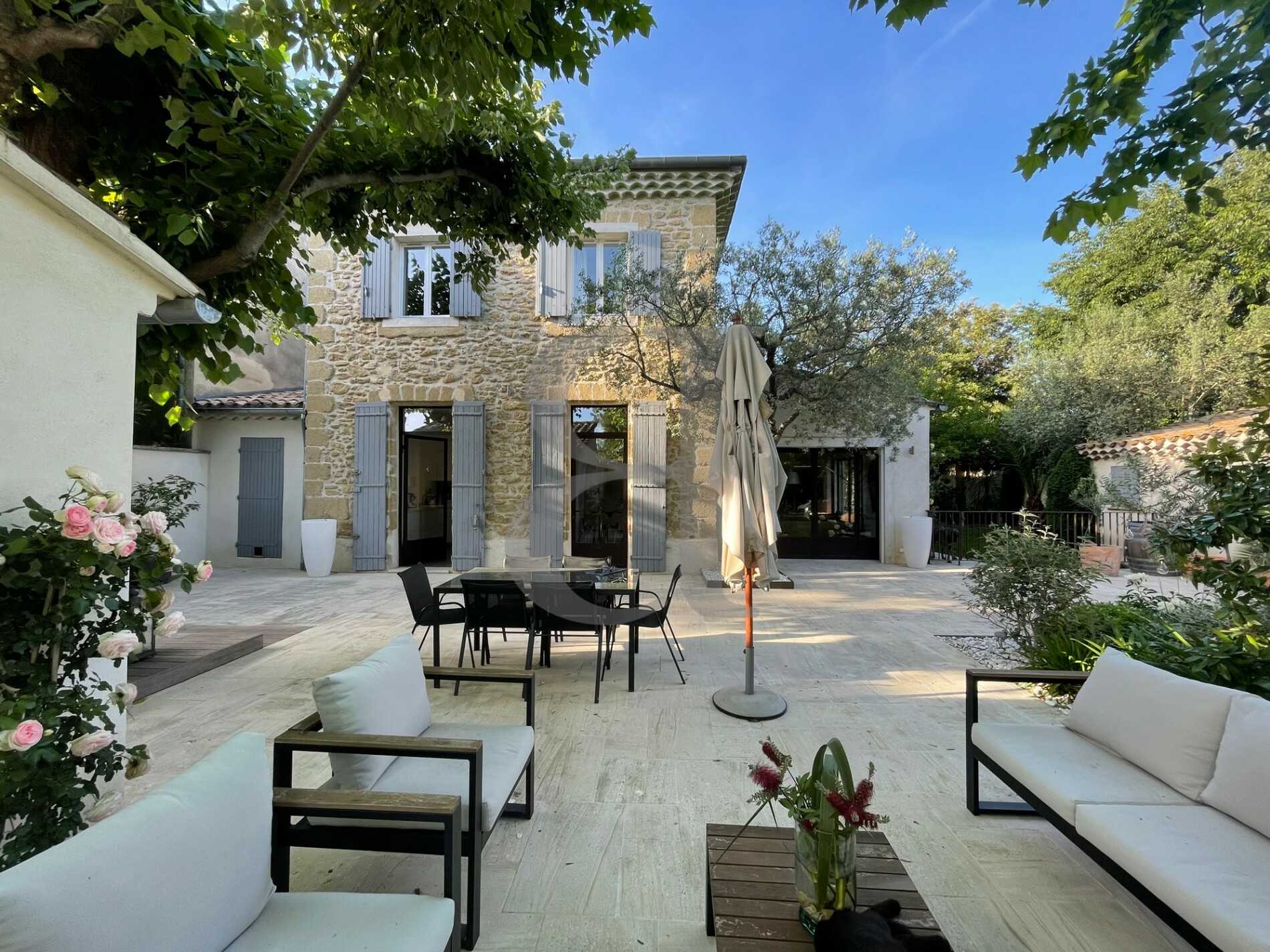 Будинок в Courthézon, Provence-Alpes-Côte d'Azur 10218178