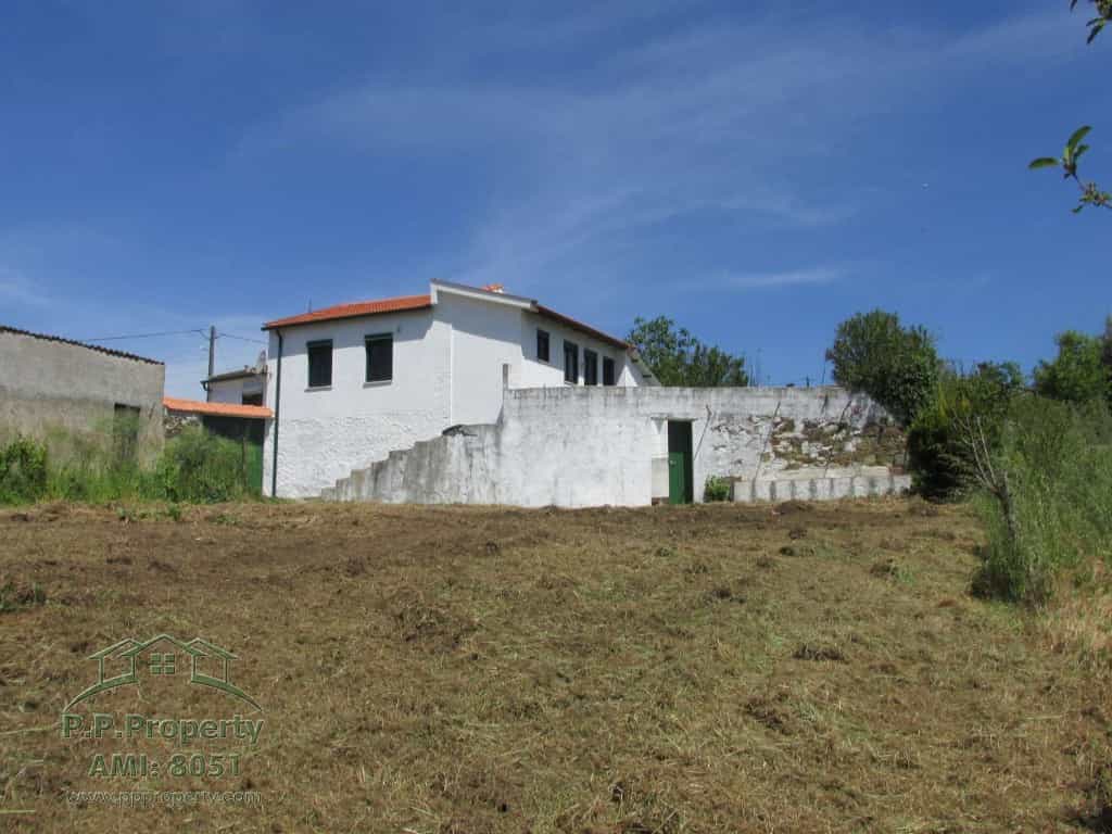 بيت في Vila Nova de Poiares, Coimbra District 10218348