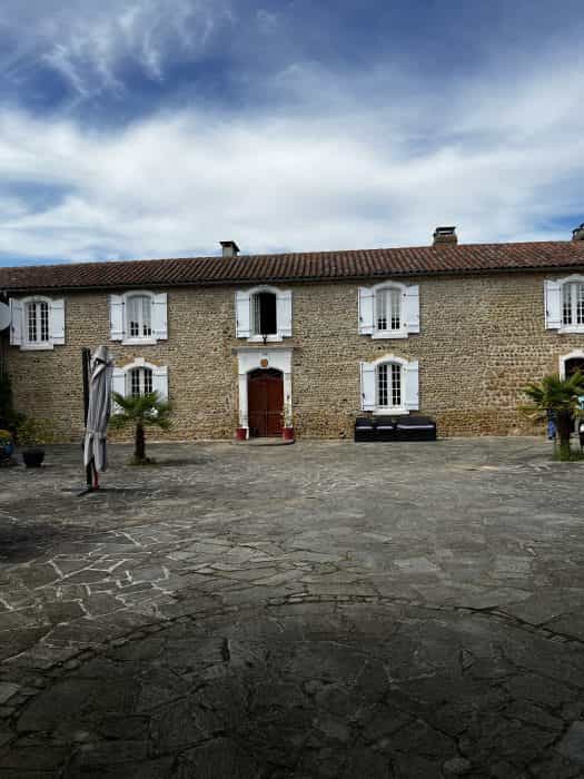 Talo sisään Miélan, Occitanie 10218358