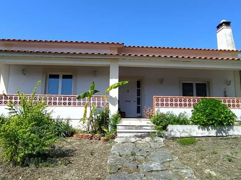 Talo sisään Tomar, Santarém District 10218364