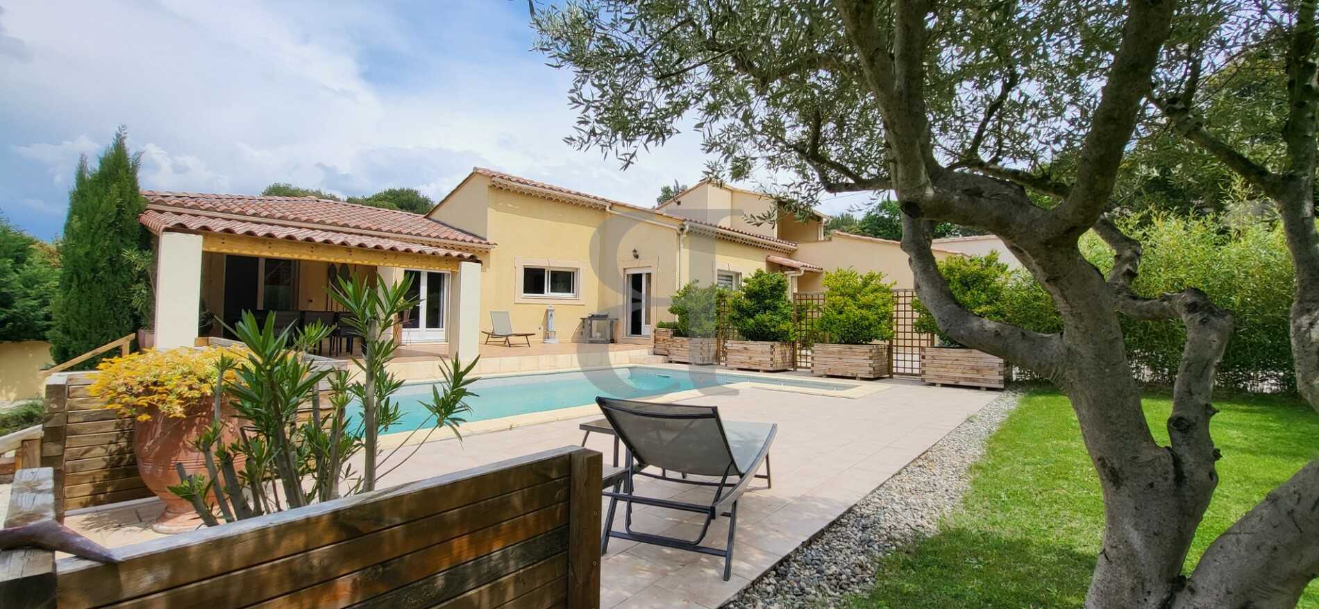 Casa nel Vaison-la-Romaine, Provence-Alpes-Côte d'Azur 10218414
