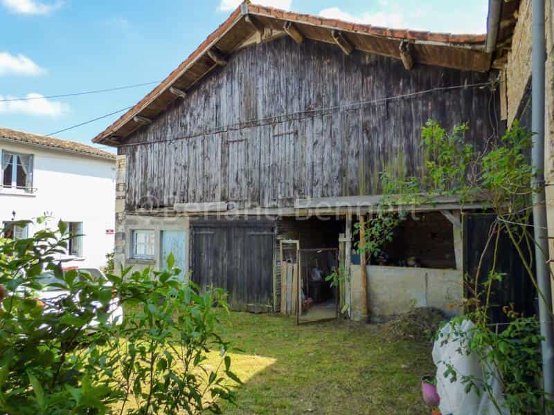 σπίτι σε Sauzé-Vaussais, Nouvelle-Aquitaine 10218429