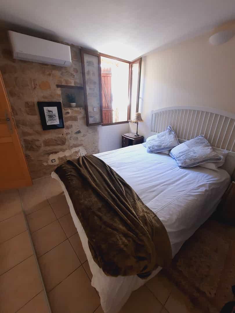 بيت في Neffiès, Occitanie 10218495