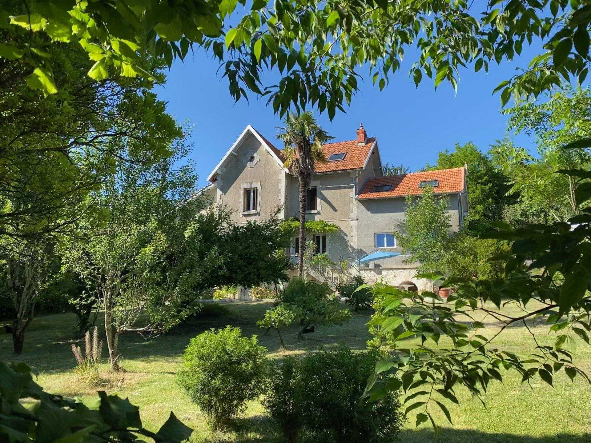 casa en Montmoreau, Nouvelle-Aquitaine 10218507