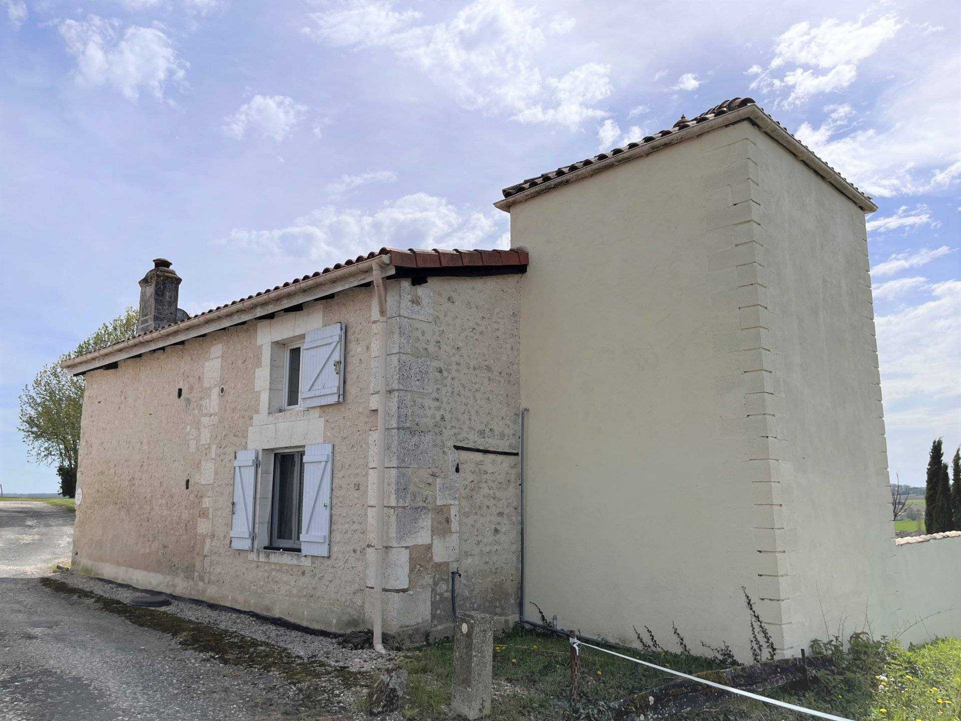 房子 在 Bessac, Nouvelle-Aquitaine 10218509