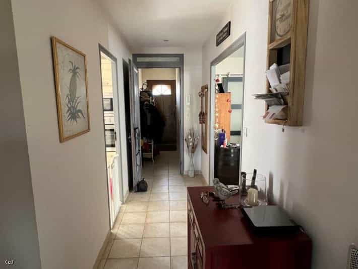 Rumah di Lizant, Nouvelle-Aquitaine 10218557