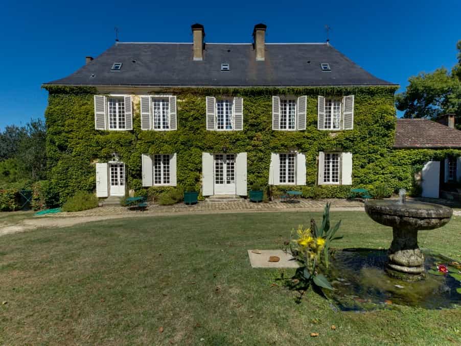 بيت في Lalinde, Nouvelle-Aquitaine 10218686