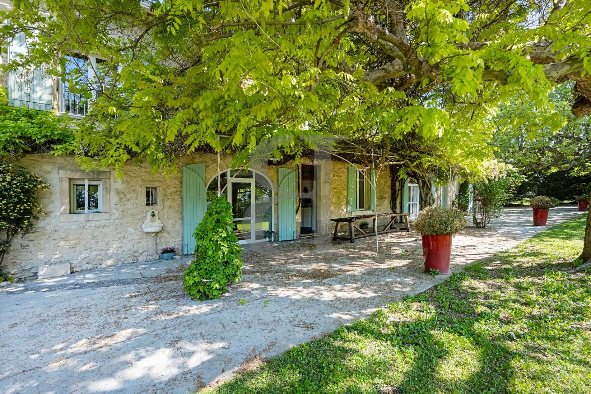 Haus im L'Isle-sur-la-Sorgue, Provence-Alpes-Côte d'Azur 10218705