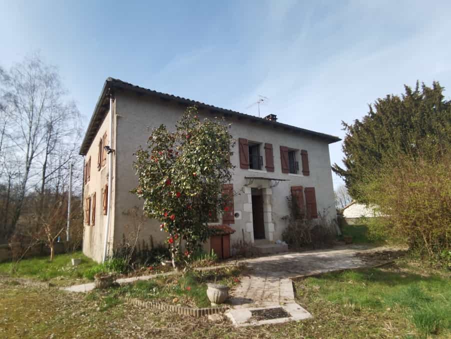 Hus i Massignac, Nouvelle-Aquitaine 10218744