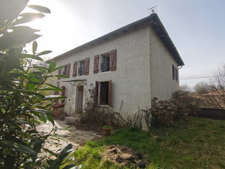 Hus i Massignac, Nouvelle-Aquitaine 10218744