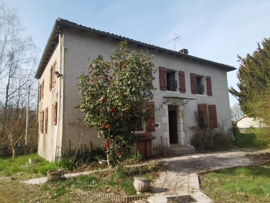 Talo sisään Massignac, Nouvelle-Aquitaine 10218744