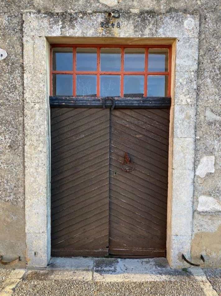 жилой дом в Verteuil-sur-Charente, Nouvelle-Aquitaine 10218804