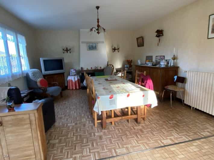 σπίτι σε Aunac-sur-Charente, Nouvelle-Aquitaine 10218825