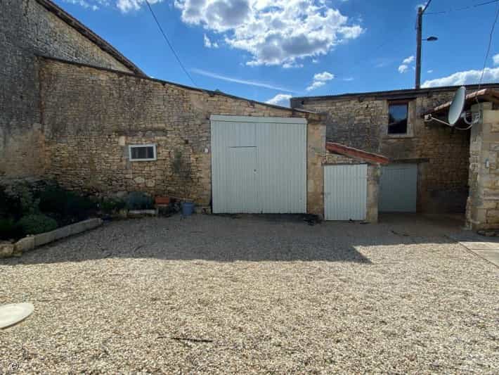 House in Bayers, Nouvelle-Aquitaine 10218826