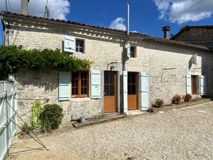 Haus im Aunac-sur-Charente, Nouvelle-Aquitaine 10218826