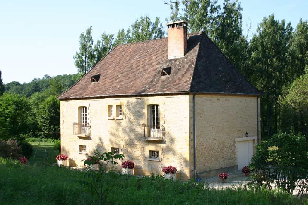 House in Saint-Cyprien, Nouvelle-Aquitaine 10218886