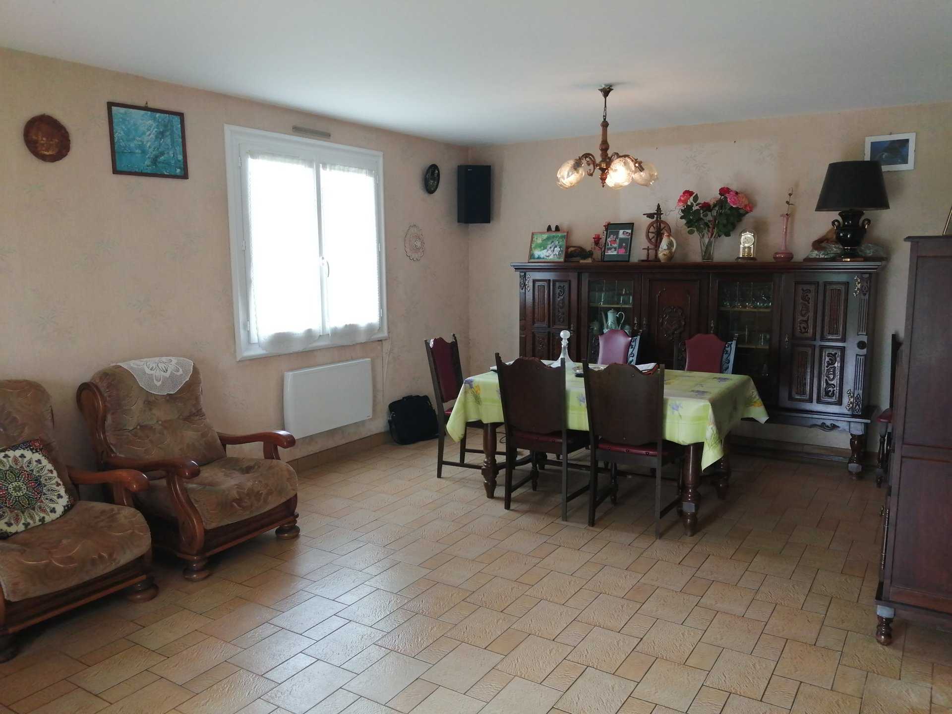σπίτι σε Civray, Nouvelle-Aquitaine 10218909