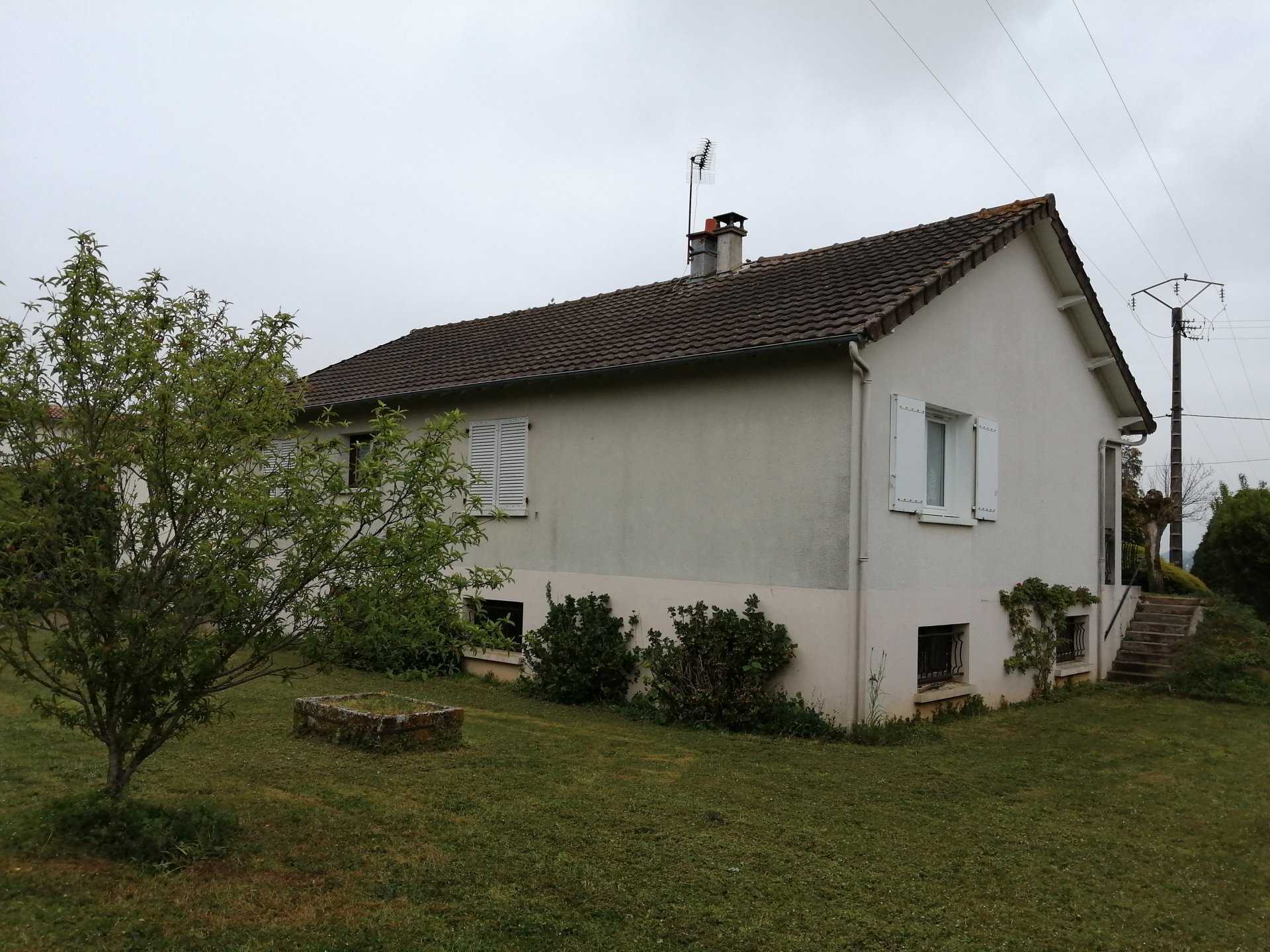 жилой дом в Civray, Nouvelle-Aquitaine 10218909