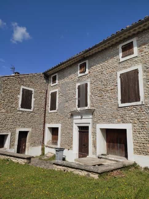 Rumah di Valreas, Provence-Alpes-Cote d'Azur 10219024