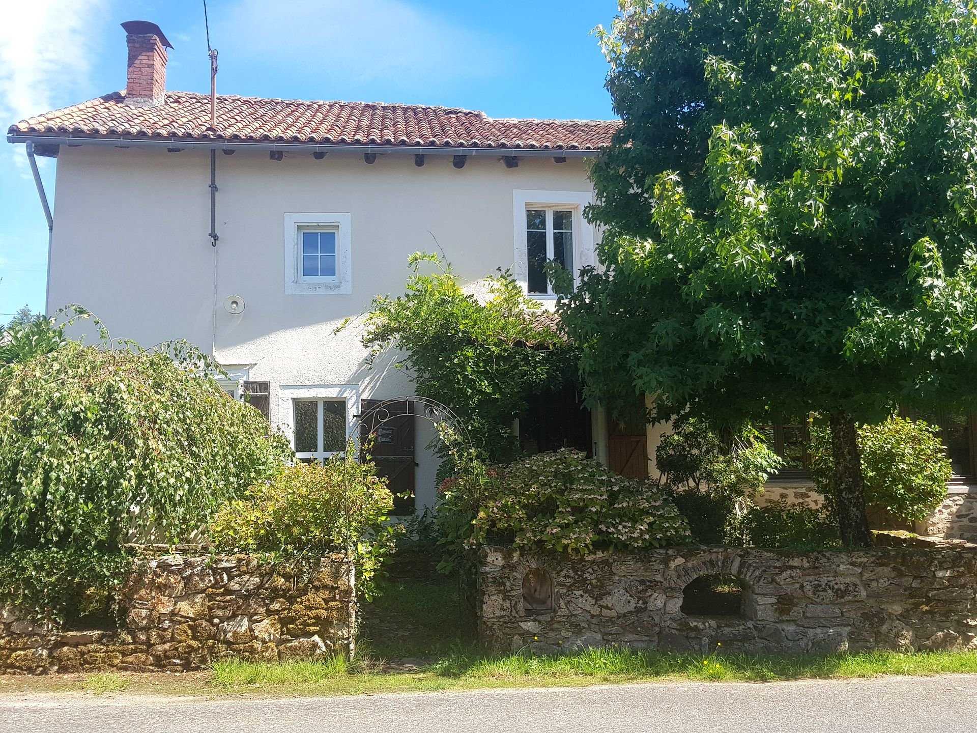 房子 在 Cussac, Nouvelle-Aquitaine 10219052