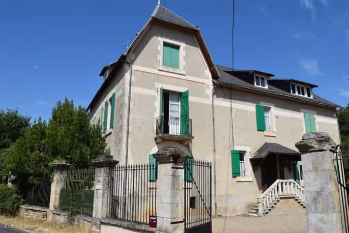 Rumah di Ruffec, Nouvelle-Aquitaine 10219233